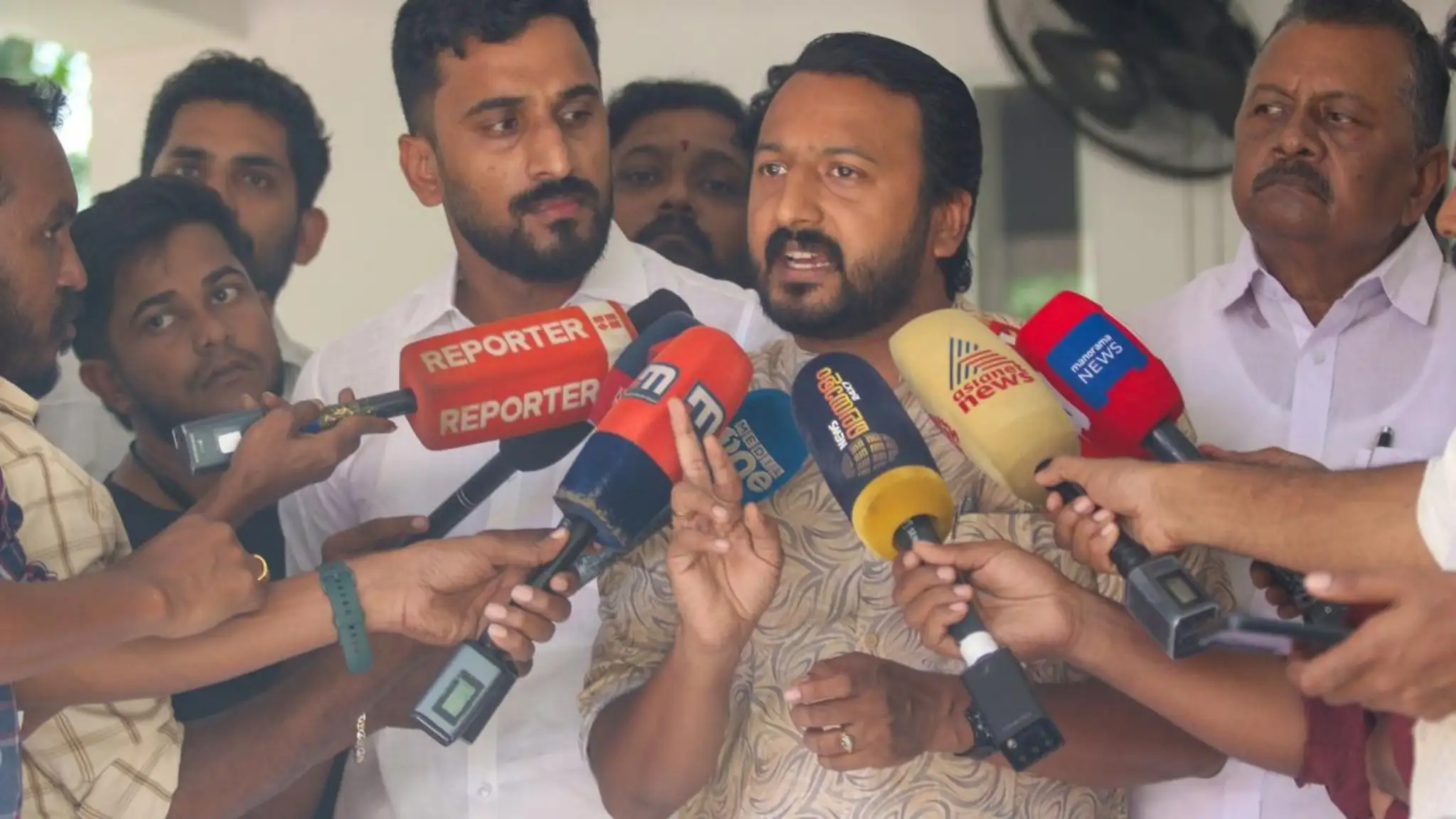 രാഹുല് മാങ്കൂട്ടത്തിലിനെതിരായ ബലാത്സംഗക്കേസ്: ശബ്ദരേഖ പരിശോധന തുടങ്ങി