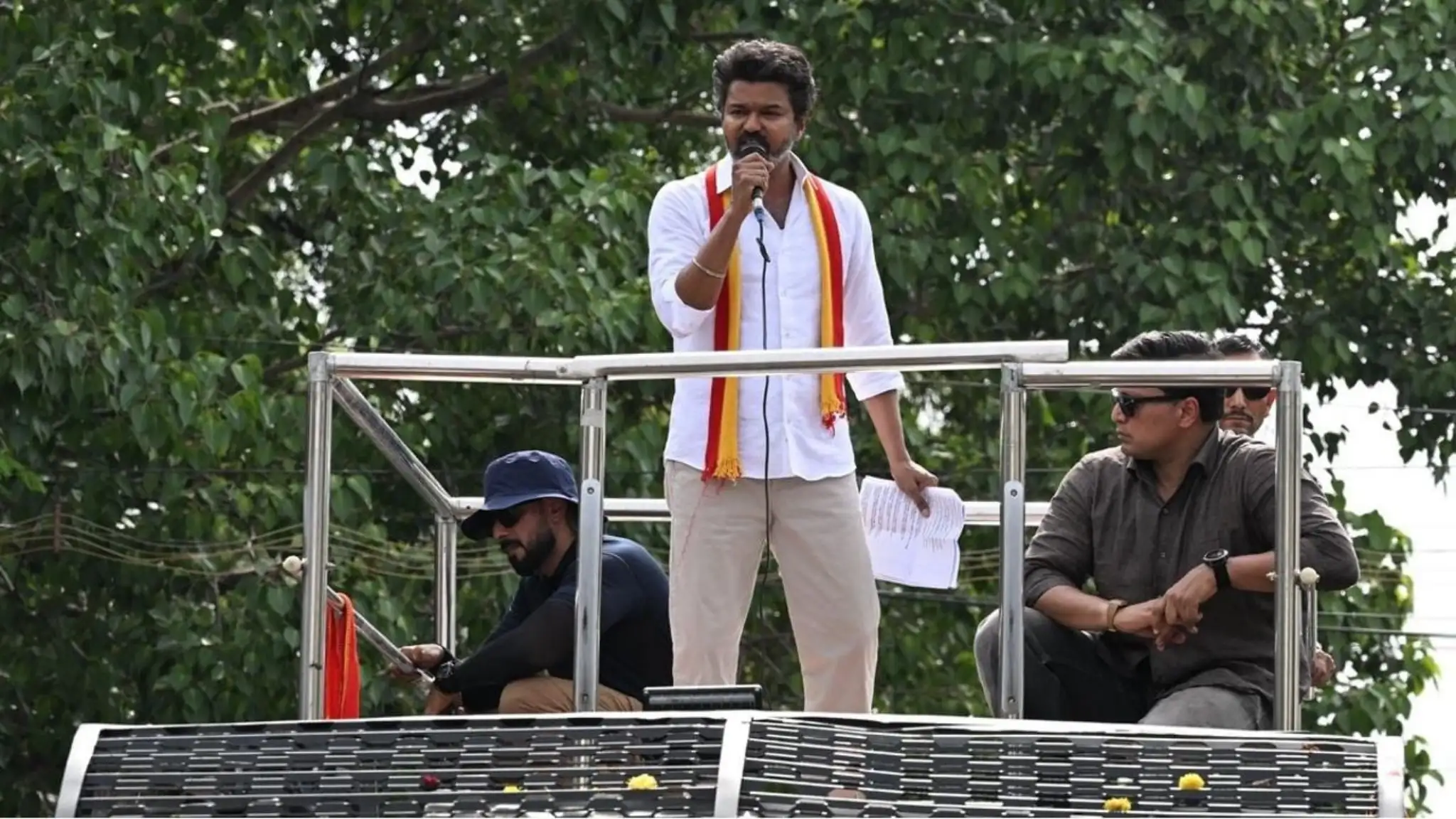 കരൂർ ദുരന്തത്തിന് ശേഷം സംസ്ഥാന പര്യടനത്തിനൊരുങ്ങി വിജയ്; ആദ്യ പൊതുയോഗം സേലത്ത്