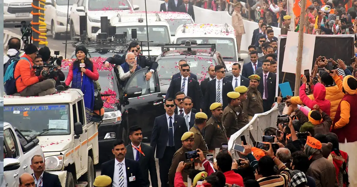 അയോധ്യ രാമക്ഷേത്രം പതാക ഉയർത്തൽ ചടങ്ങ്; നഗരത്തിൽ മോദിയുടെ റോഡ് ഷോ