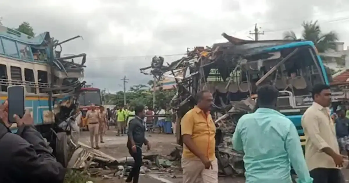 തെങ്കാശിയിൽ സ്വകാര്യ ബസുകൾ കൂട്ടിയിടിച്ചു; ആറ് പേർ മരിച്ചു; 30 പേർക്ക് പരുക്ക്