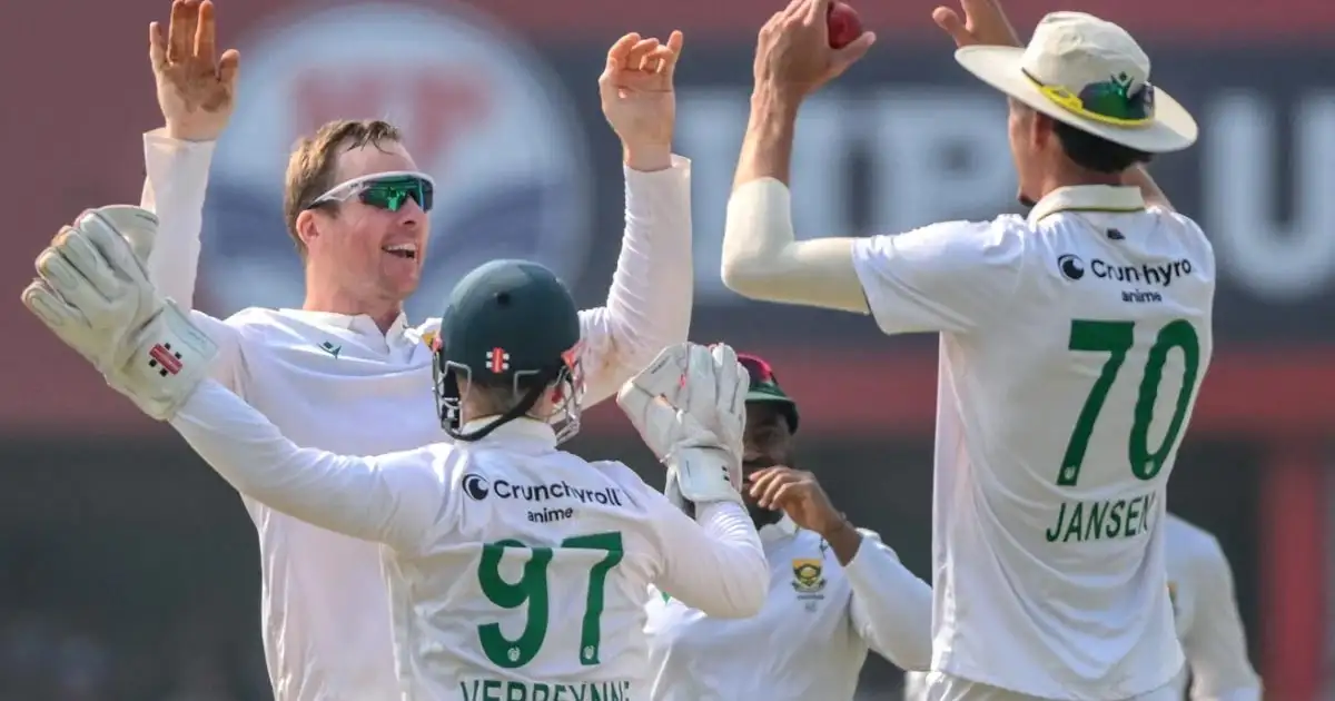 രണ്ടാം ടെസ്റ്റിലും കളി മറന്ന് ഇന്ത്യ; ദയനീയ തകർച്ച, എട്ട് വിക്കറ്റുകൾ വീണു