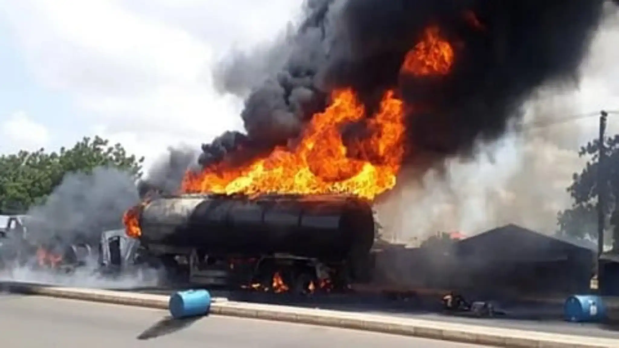 തിരുപ്പതിയിൽ ടൈൽസ് ഫാക്റ്ററിയിൽ ഗ്യാസ് ടാങ്കർ പൊട്ടിത്തെറിച്ച് അപകടം; 2 മരണം, 3 പേർക്ക് പരുക്ക്