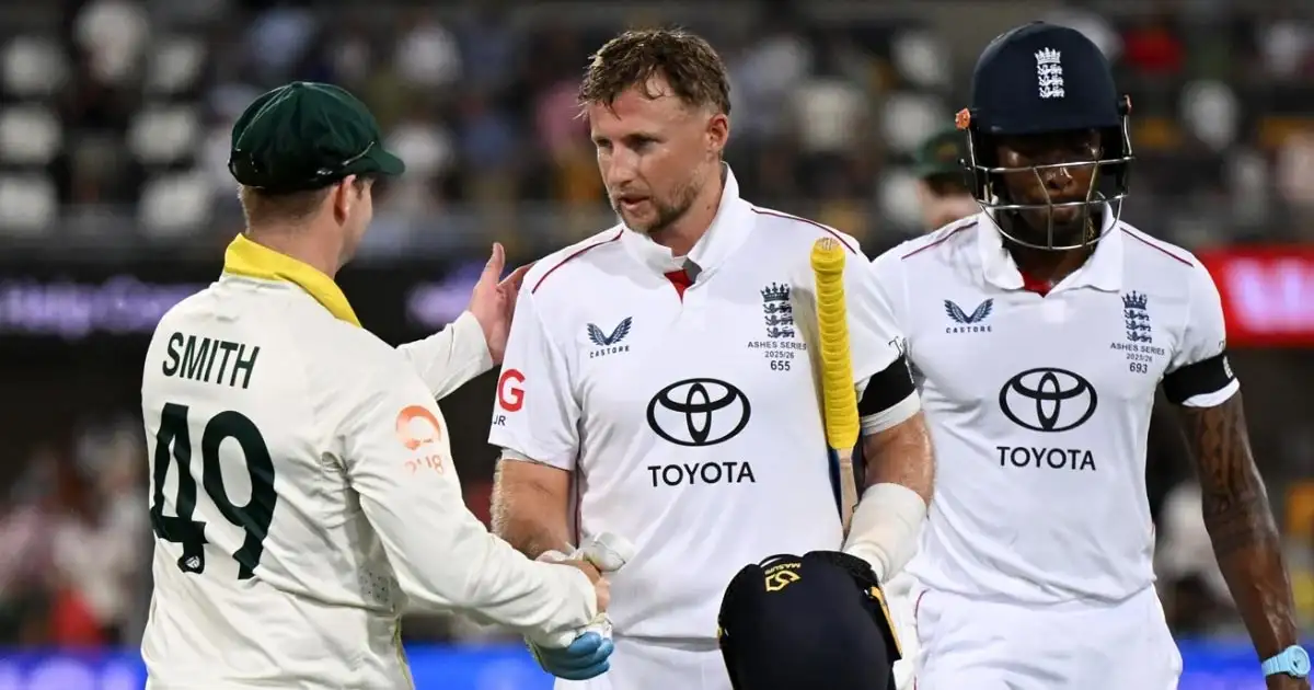 ബ്രിസ്ബേൻ ടെസ്റ്റിൽ ഇംഗ്ലണ്ട് ഒന്നാമിന്നിംഗ്സിൽ 334ന് പുറത്ത്; ഏകദിന ശൈലിയിൽ മറുപടിയുമായി ഓസ്ട്രേലിയ