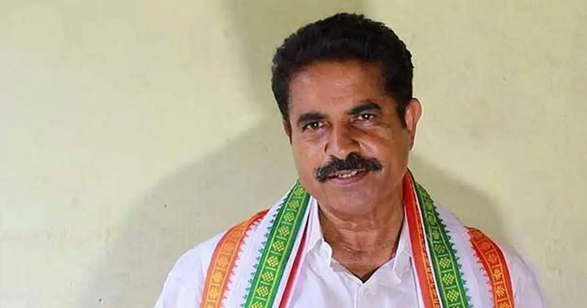 അയ്യോ ഞാനല്ലേ, എന്നെ വിട്ടേക്കൂ; രാഹുലിന്റെ ഗോഡ് ഫാദർ താങ്കളാണോ എന്ന ചോദ്യത്തിന് അടൂർ പ്രകാശ്