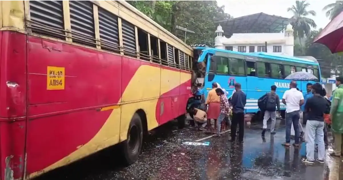 തൃശ്ശൂരിൽ കെഎസ്ആർടിസി ബസും സ്വകാര്യ ബസും കൂട്ടിയിടിച്ചു; നിരവധി പേർക്ക് പരുക്ക്