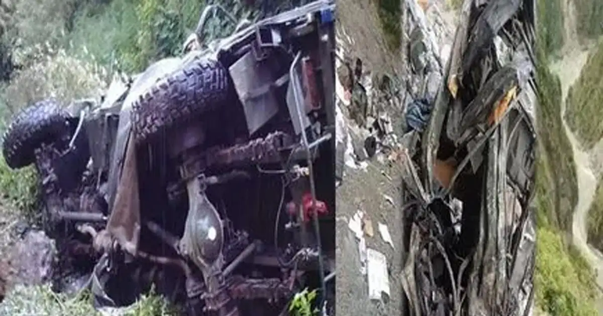 ജമ്മു കാശ്മീരിൽ സൈനിക വാഹനം കൊക്കയിലേക്ക് മറിഞ്ഞ് 10 സൈനികർ മരിച്ചു